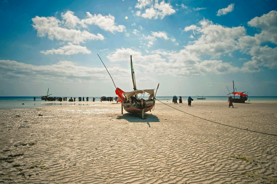 Praktiska resetips för Zanzibar i oktober med strand och hotellmiljö