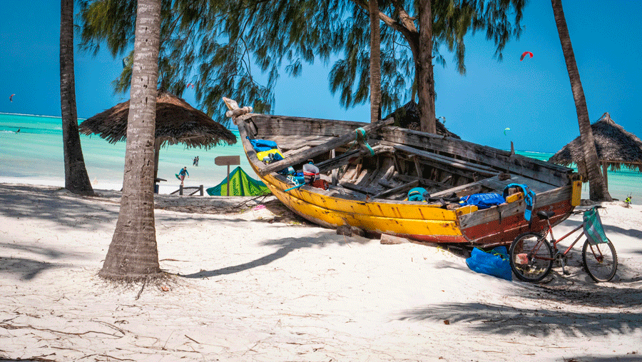 Utflykter på Zanzibar i oktober med båt, strand och blått hav